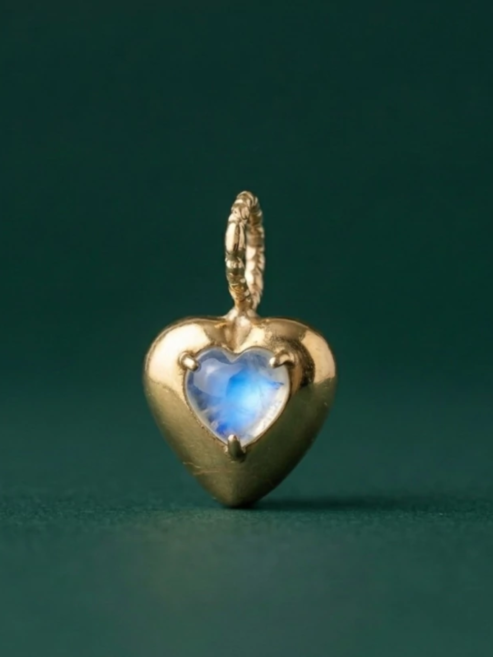 Dije Heart Moonstone