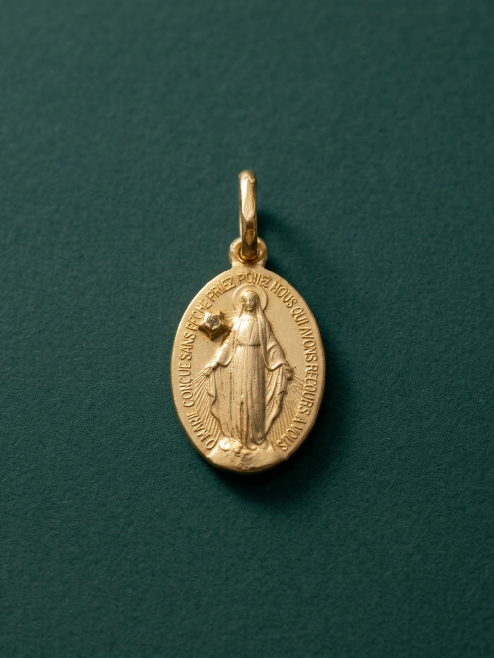 Dije Milagrosa Strass Oro